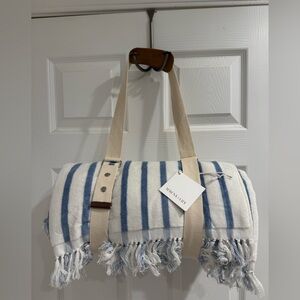 NWT Serena & Lily Tide Stripe Beach Umbrella Blanket